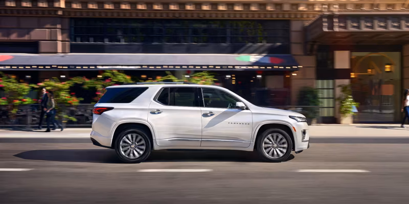 2025 Chevrolet TRAVERSE LT Leather (FWD) - Image 5