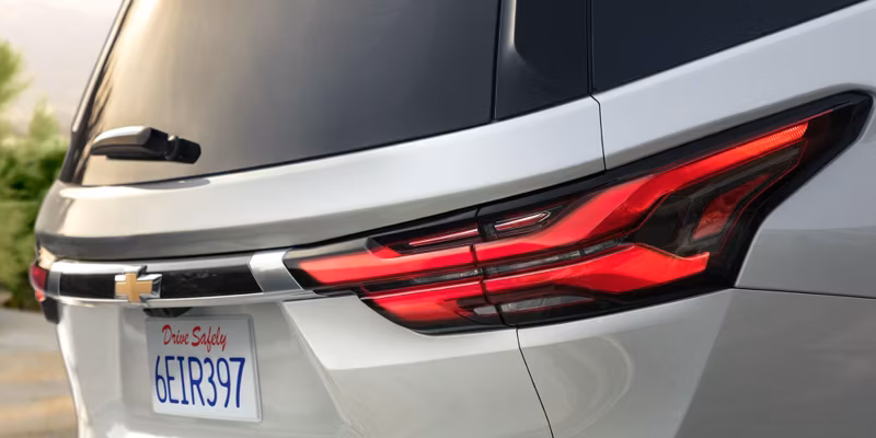 2025 Chevrolet TRAVERSE LT Leather (FWD) - Image 15