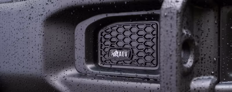 2025 Chevrolet SILVERADO WT Double Cab, Standard Bed (2WD) - Image 9