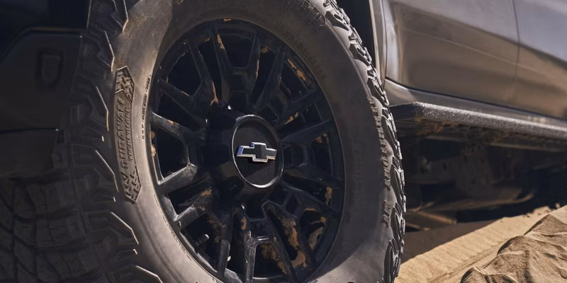 2025 Chevrolet Silverado 2500 HD ZR2 Crew Cab, Standard Bed (4WD) - Image 18