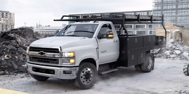 2025 Chevrolet Silverado 5500 HD Regular Cab - Image 4